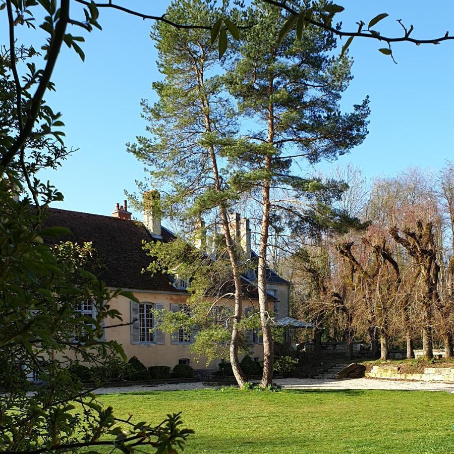 Chateau De Mauvilly Bed & Breakfast Exterior photo
